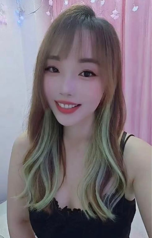 Amy D-cup escort in Perth Australia aged 24