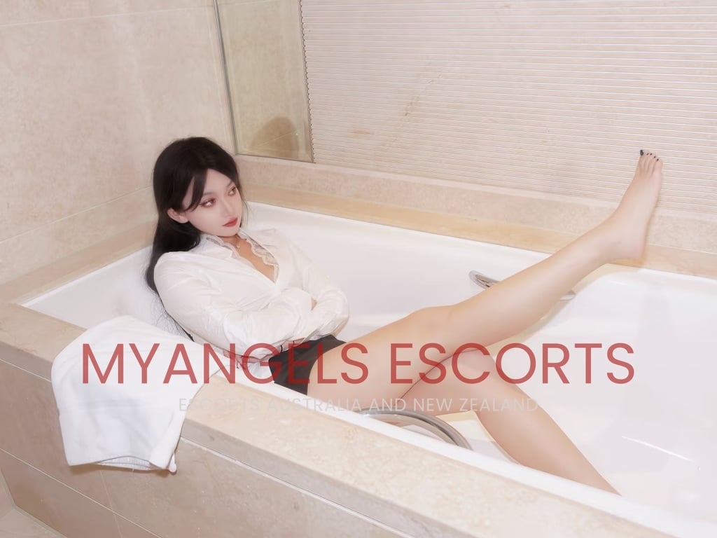 Norah 22-year-old Asian escort girl in Auckland Onehunga