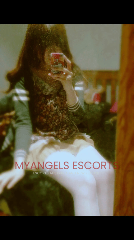 Photo 9 / 9 of Sonya