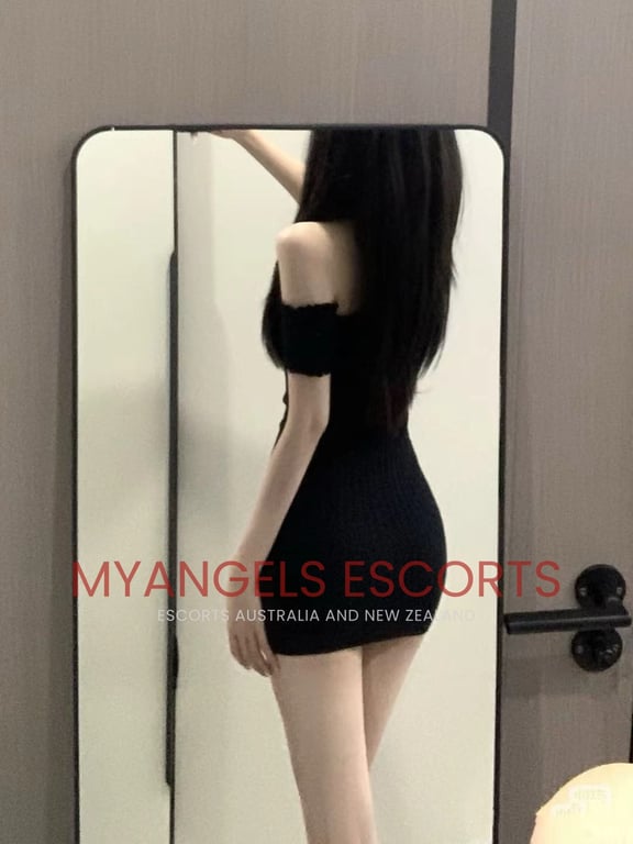 Photo 3 / 3 of Cindy